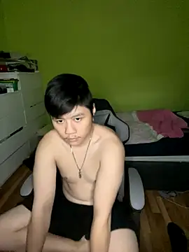 Snapshot of Kingpowerlittel chatting on 09-18-25, 05:27 Kingpowerlittel online show from 09-18-25, 05:27