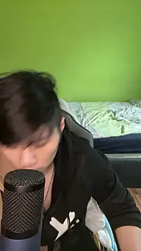 Snapshot of Kingpowerlittel chatting on 12-15-25, 11:49 Kingpowerlittel online show from 12-15-25, 11:49