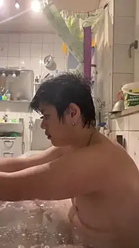 Snapshot of Kingpowerlittel chatting on 11-19-25, 04:40 Kingpowerlittel online show from 11-19-25, 04:40