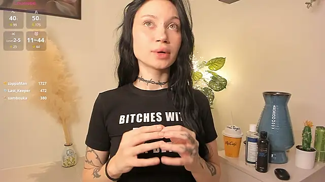 Snapshot of Alice_1n_Wonderland_ chatting on 02-19-26, 11:40 Alice 1n Wonderland online show from 02-19-26, 11:40