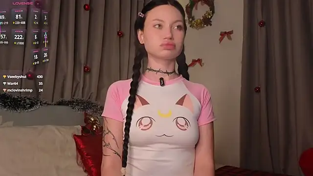 Snapshot of Alice_1n_Wonderland_ chatting on 12-20-25, 03:04 Alice 1n Wonderland online show from 12-20-25, 03:04