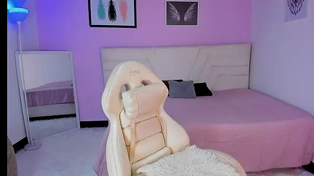 fressittalove01 online show from 11-13-25, 04:00