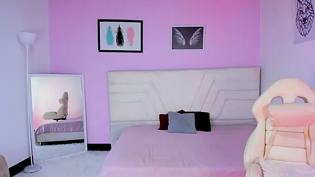 fressittalove01 online show from 12-04-25, 02:05