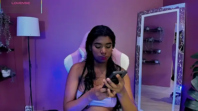 KendraChavez  online show from 11-03-25, 10:46