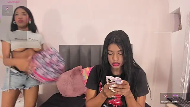 KendraChavez  online show from 12-21-25, 10:21