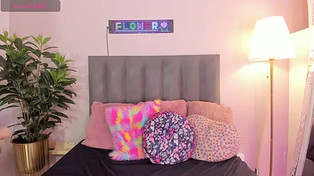 KendraChavez  online show from 02-25-26, 09:03