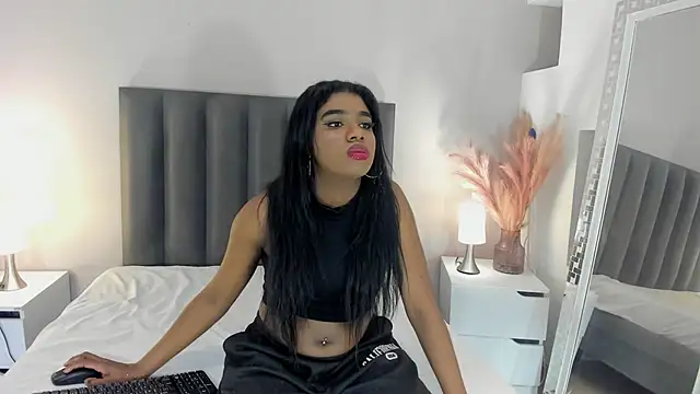 KendraChavez  online show from 11-13-25, 09:19