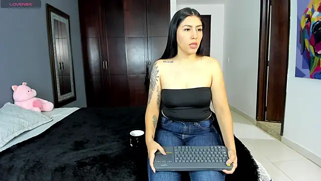 marianaandvalen online show from 06-19-26, 12:33