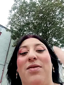 megan fox5 online show from 10-30-25, 03:42