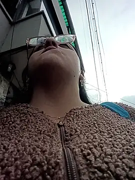 megan fox5 online show from 12-18-25, 08:34