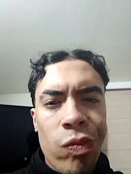 Snapshot of 18matthew chatting on 11-26-25, 06:02 18matthew online show from 11-26-25, 06:02