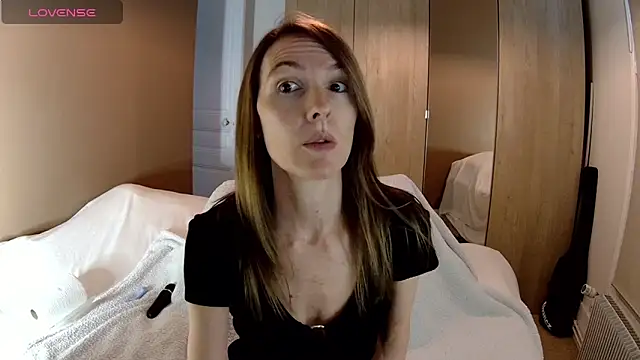Snapshot of fanny_posy chatting on 06-29-26, 11:43 fanny posy online show from 06-29-26, 11:43