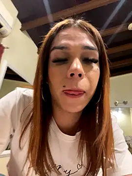 Makaela Haddad online show from 10-04-25, 01:07