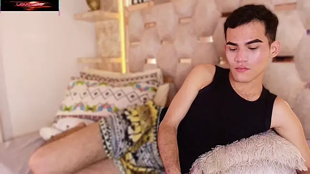 Snapshot of alessandro_musk chatting on 02-05-26, 08:32 alessandro musk online show from 02-05-26, 08:32