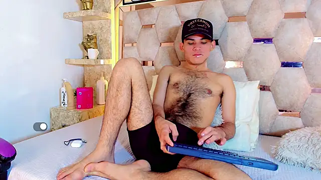 Snapshot of alessandro_musk chatting on 05-25-26, 10:30 alessandro musk online show from 05-25-26, 10:30