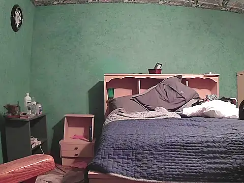 Snapshot of IsAparty chatting on 10-13-25, 11:01 IsAparty online show from 10-13-25, 11:01