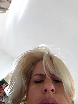 toomuchofafreak online show from 09-09-25, 04:27