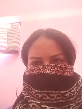 Snapshot of Rani-Rajput18 chatting on 10-24-25, 02:32 Rani-Rajput18 online show from 10-24-25, 02:32