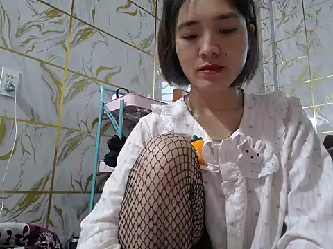 Lyzizi lovely09 online show from 11-25-25, 01:39