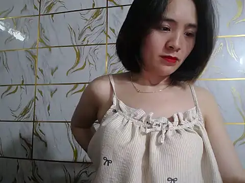 Snapshot of Lyzizi_lovely09 chatting on 04-21-26, 02:14 Lyzizi lovely09 online show from 04-21-26, 02:14