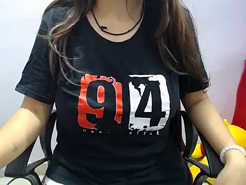 Snapshot of sweetpihu chatting on 04-27-26, 05:44 sweetpihu online show from 04-27-26, 05:44