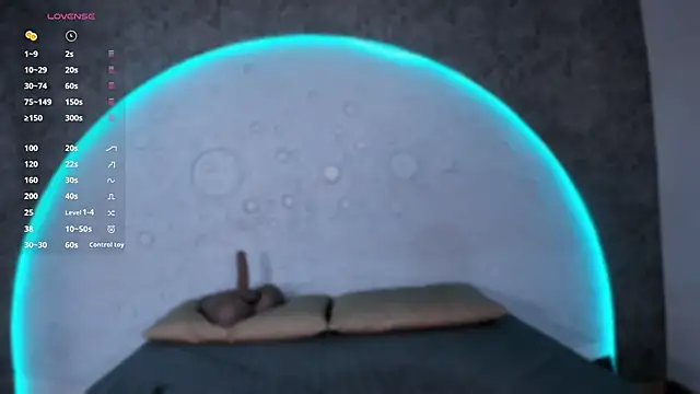 ReinaChloe online show from 03-21-26, 04:22