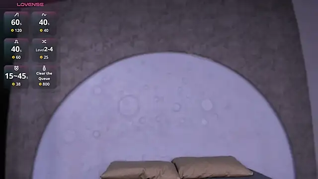 ReinaChloe online show from 02-18-26, 04:03