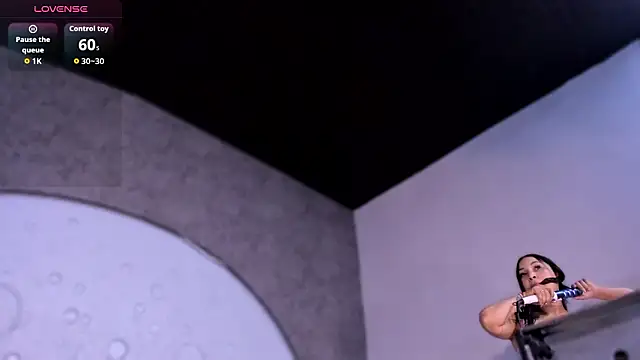 ReinaChloe online show from 02-19-26, 04:04