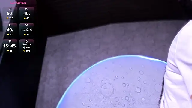 ReinaChloe online show from 02-17-26, 04:04