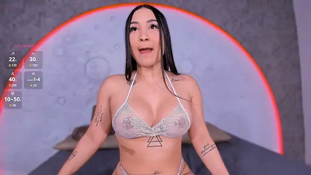 ReinaChloe online show from 12-16-25, 04:44