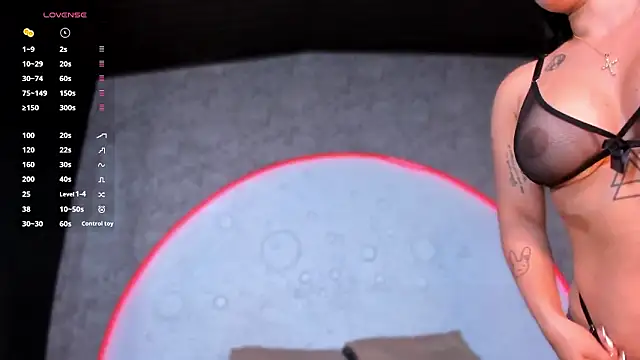 ReinaChloe online show from 03-27-26, 05:14