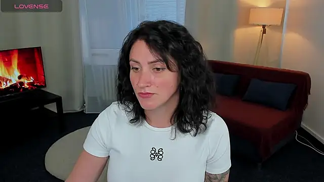 Snapshot of MiaDelrosee chatting on 11-06-25, 01:48 MiaDelrosee online show from 11-06-25, 01:48