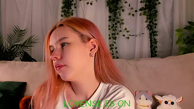 ElizSpieth online show from 10-10-25, 02:01