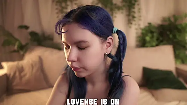 ElizSpieth online show from 12-20-25, 01:19