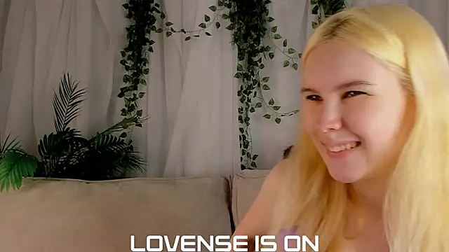 ElizSpieth online show from 10-28-25, 02:01