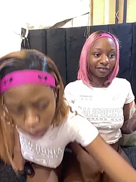 LonelyQueenxx25 online show from 03-22-26, 07:04