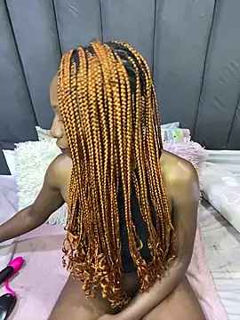 LonelyQueenxx25 online show from 06-19-26, 10:04