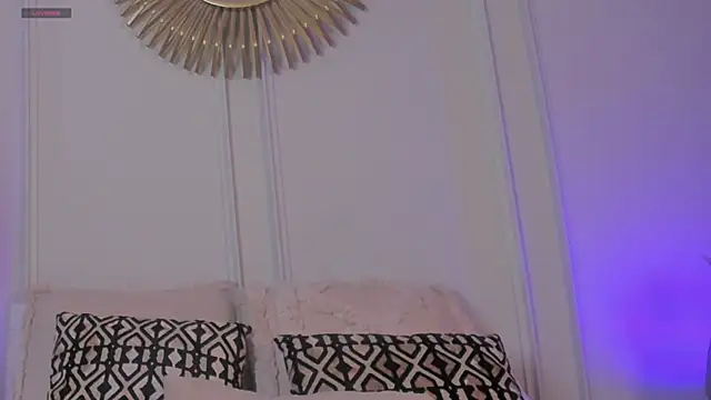 CharlotteBrownn  online show from 06-29-26, 11:15