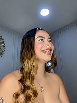 CharlotteBrownn  online show from 03-26-26, 11:13