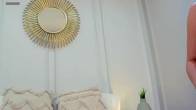 Snapshot of CharlotteBrownn_ chatting on 05-29-26, 01:11 CharlotteBrownn online show from 05-29-26, 01:11