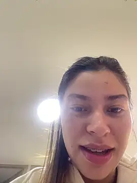 CharlotteBrownn  online show from 03-05-26, 09:22