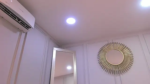 CharlotteBrownn  online show from 01-08-26, 04:51