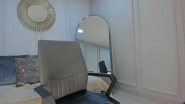 CharlotteBrownn  online show from 10-02-25, 01:42