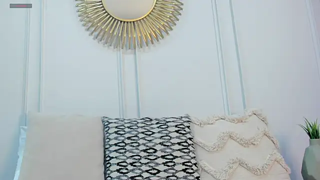 CharlotteBrownn  online show from 06-19-26, 12:49