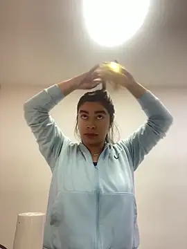 CharlotteBrownn  online show from 03-04-26, 09:22