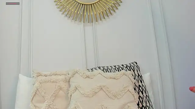 Snapshot of CharlotteBrownn_ chatting on 06-08-26, 01:28 CharlotteBrownn online show from 06-08-26, 01:28