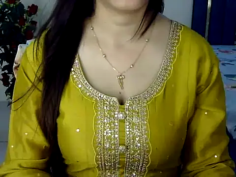 Rumi cute online show from 04-19-26, 12:17