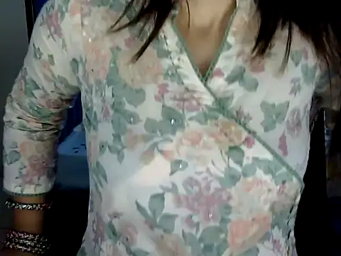 Snapshot of Rumi_cute chatting on 02-13-26, 03:12 Rumi cute online show from 02-13-26, 03:12