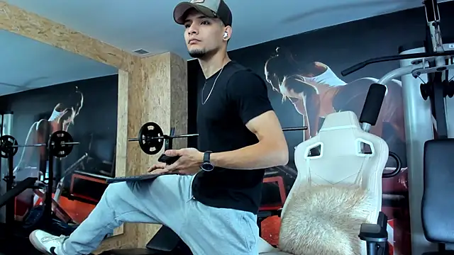 AlessandroKiing online show from 04-05-26, 08:04