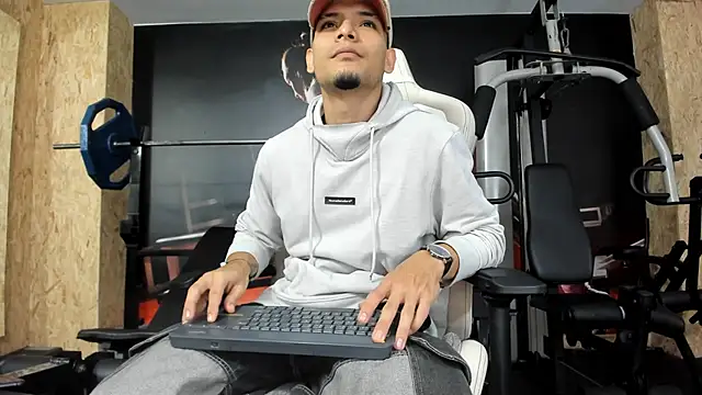 AlessandroKiing online show from 06-15-26, 10:31